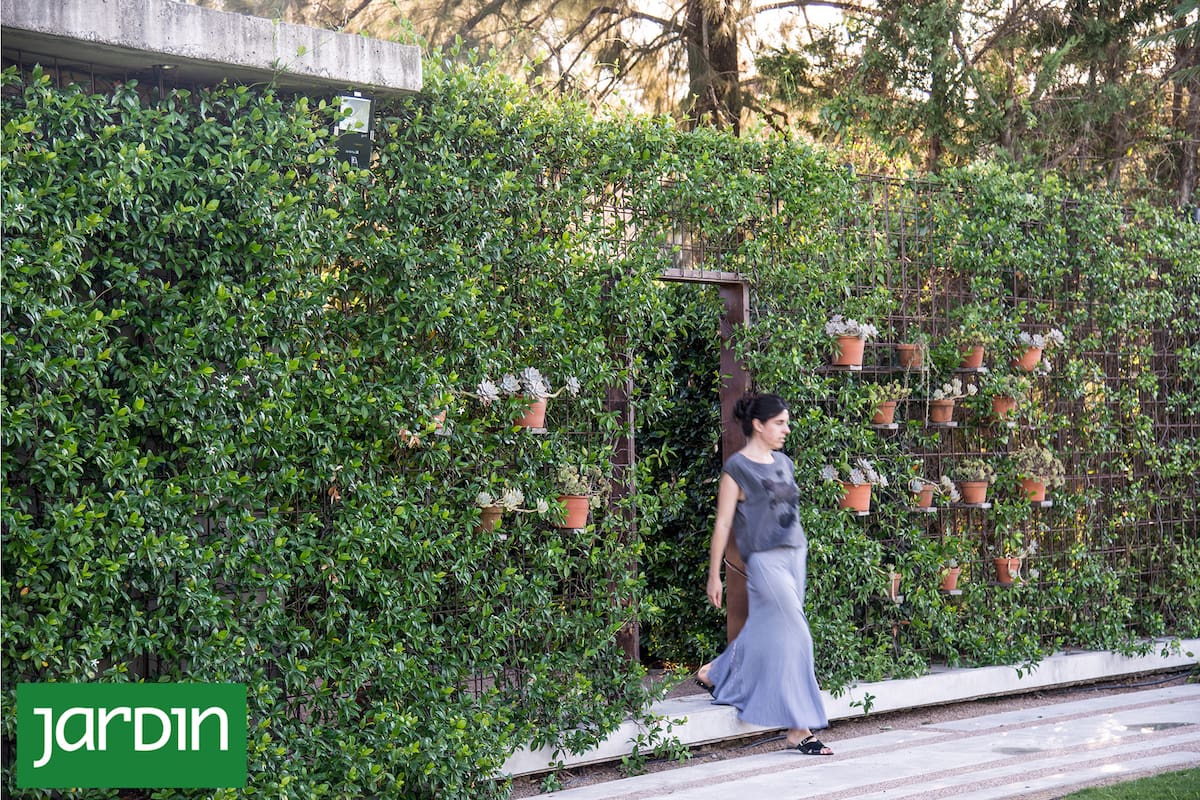 8 ideas originales para esconder el tender, las bicicletas o las herramientas del jardín
