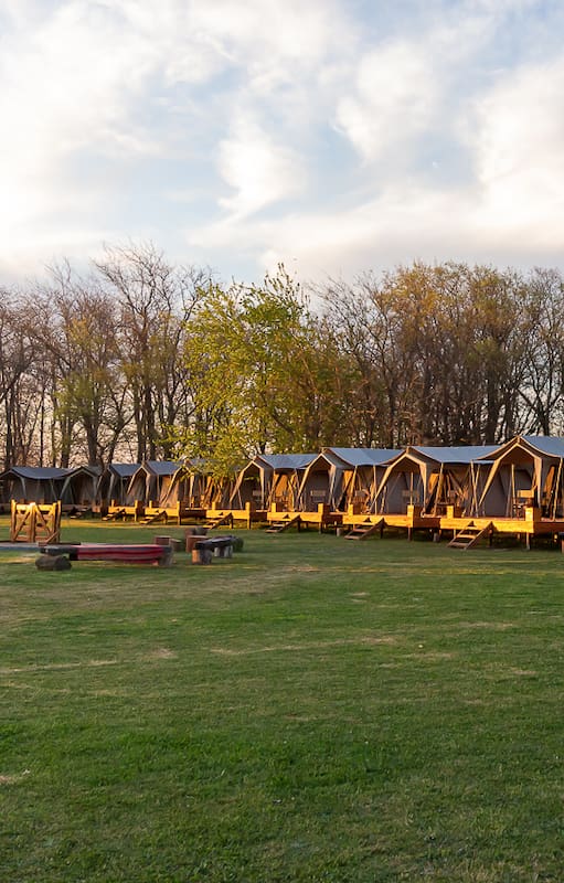 Puesto Viejo en versión glamping, las carpas listas para recibir a todo confort.