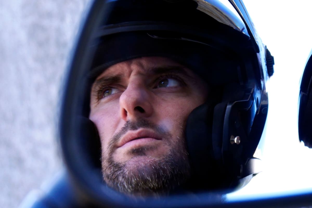 La experiencia de viajar en moto con los ojos vendados