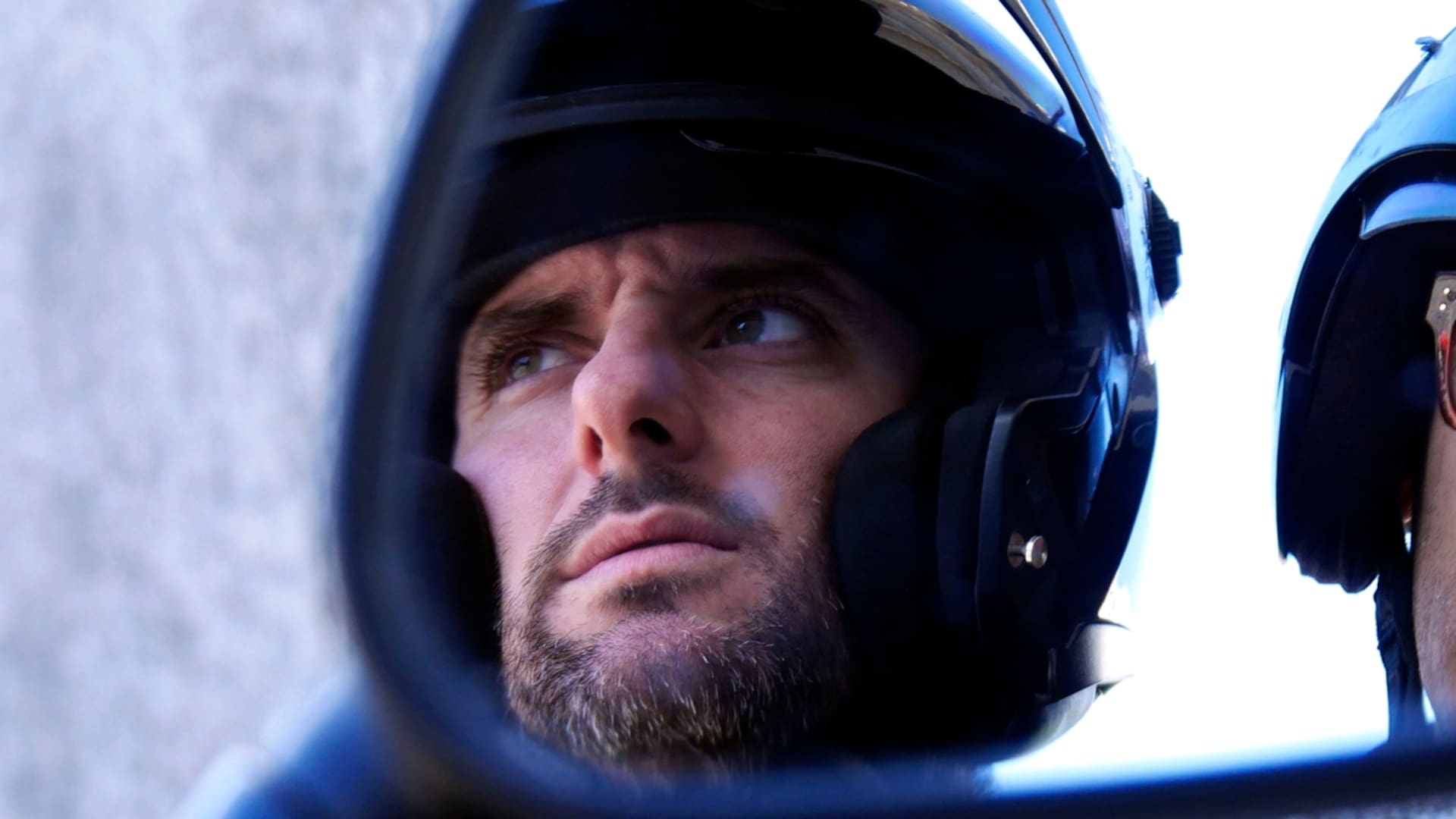 La experiencia de viajar en moto con los ojos vendados