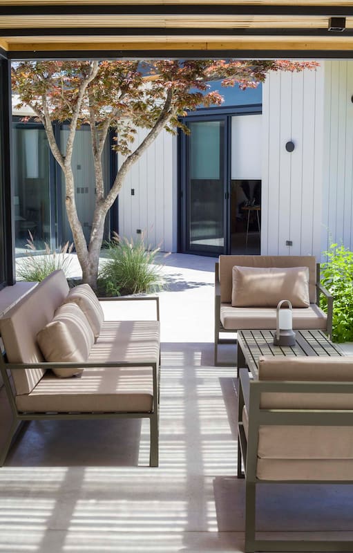 Las mejores ideas para aprovechar tu galería todo el año, tomadas de casas reales