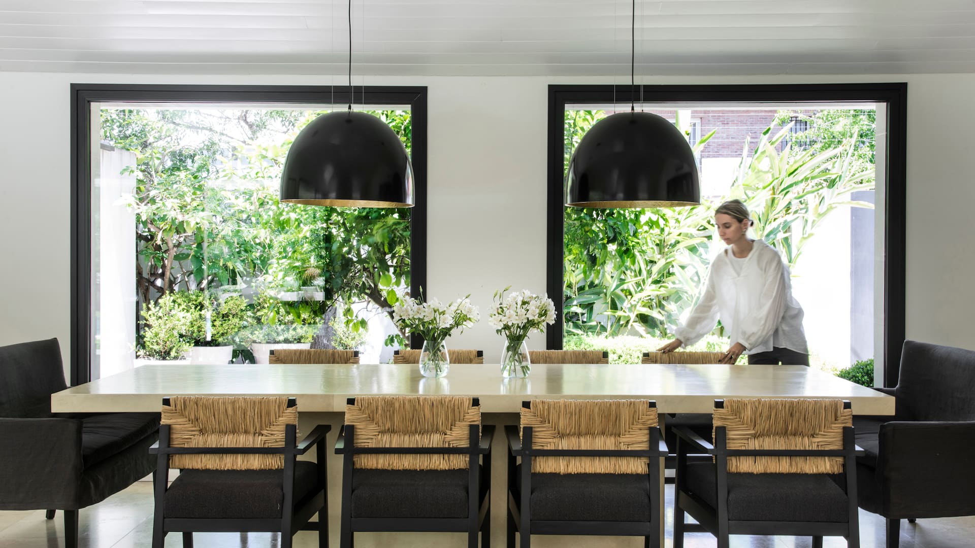20 ideas para darle el color de la sofisticación a tu living, cuarto, cocina o toilette