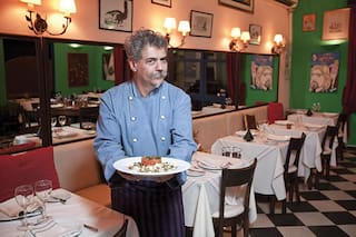 Cocinó para Madonna y Cobain; tuvo 50 gatos, 5 perros y un ACV: “Estaba comiendo 20 anchoas y una pila de jamón crudo”