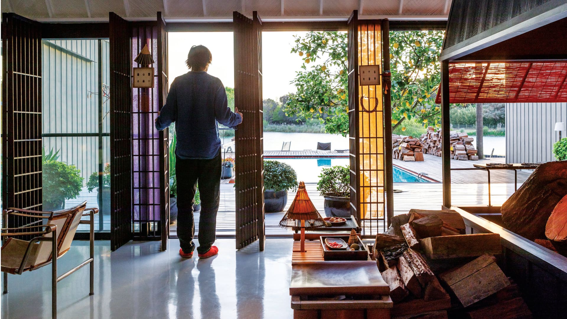 Puertas adentro: Eugenio Aguirre nos muestra su casa, extensión de su filosofía de diseño y de vida