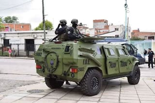 Las tanquetas "chinas" del G-20, en un operativo en la villa Zavaleta