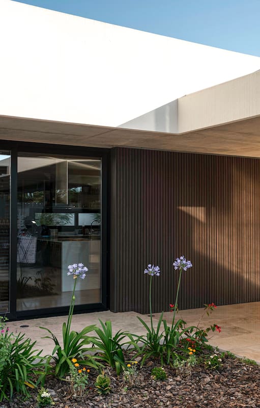 En una esquina transitada de Chivilcoy, una casa cuyo diseño mereció un premio provincial