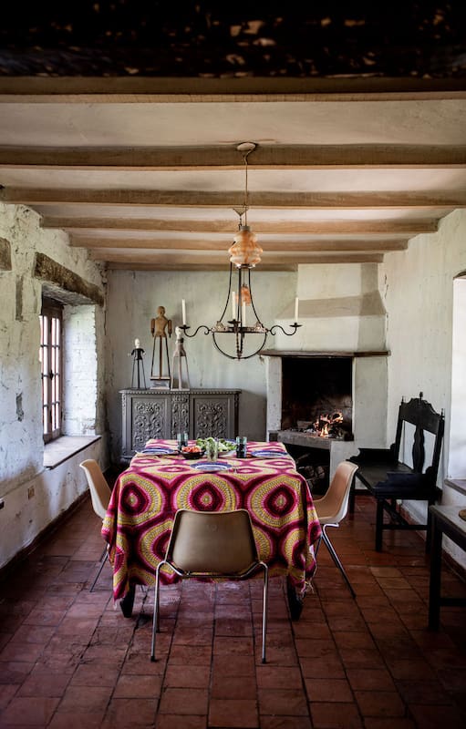 Viven en lugares insólitos, no siguen las tendencias y muestran los detalles de una vida original