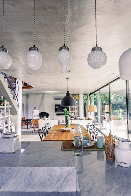 Parque Leloir: En esta casa transparente, un patio interior se convirtió en un verdadero círculo de luz