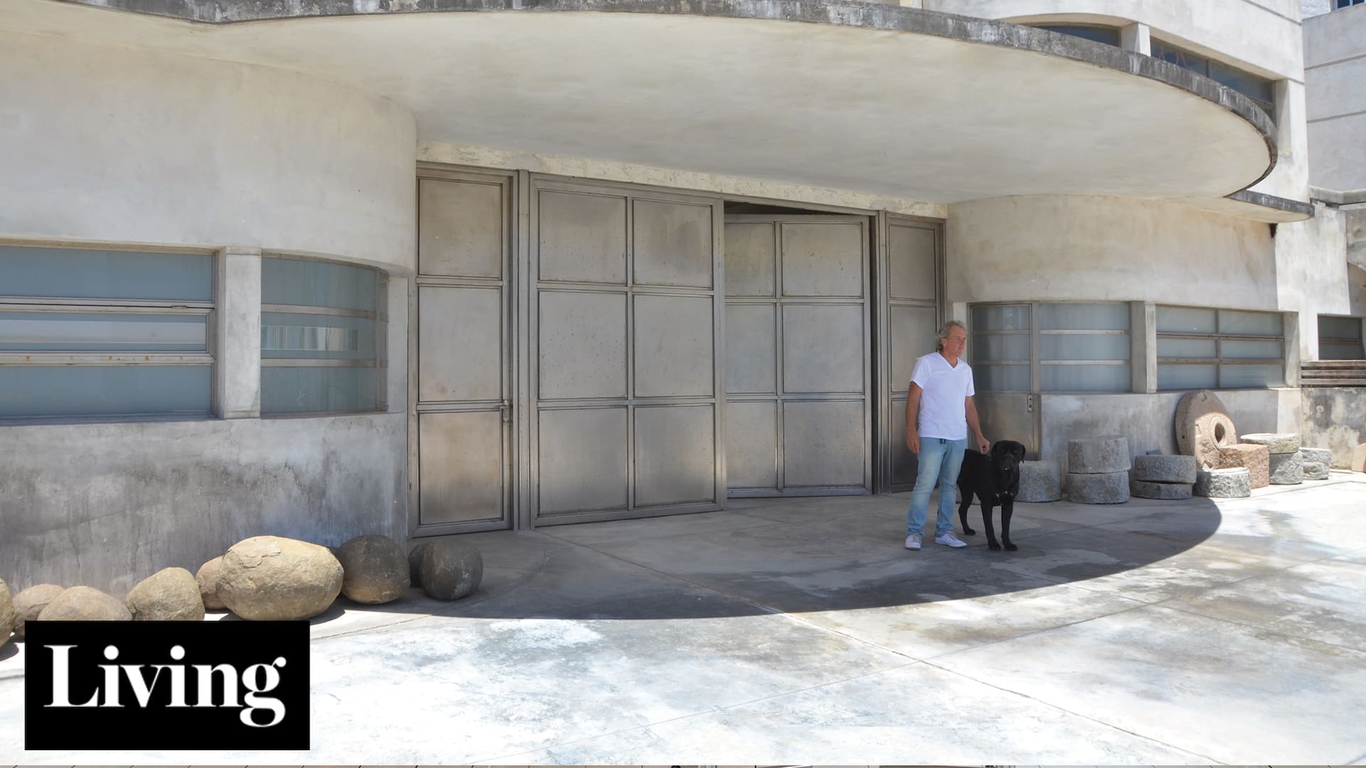 Una icónica estación de servicio en Punta del Este, convertida en loft y estudio de un arquitecto viajero