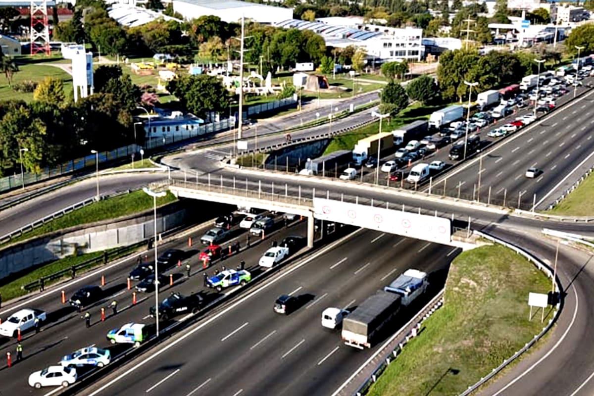 Los controles en la Panamericana para evitar que la gente se vaya a los countries durante la Semana Santa