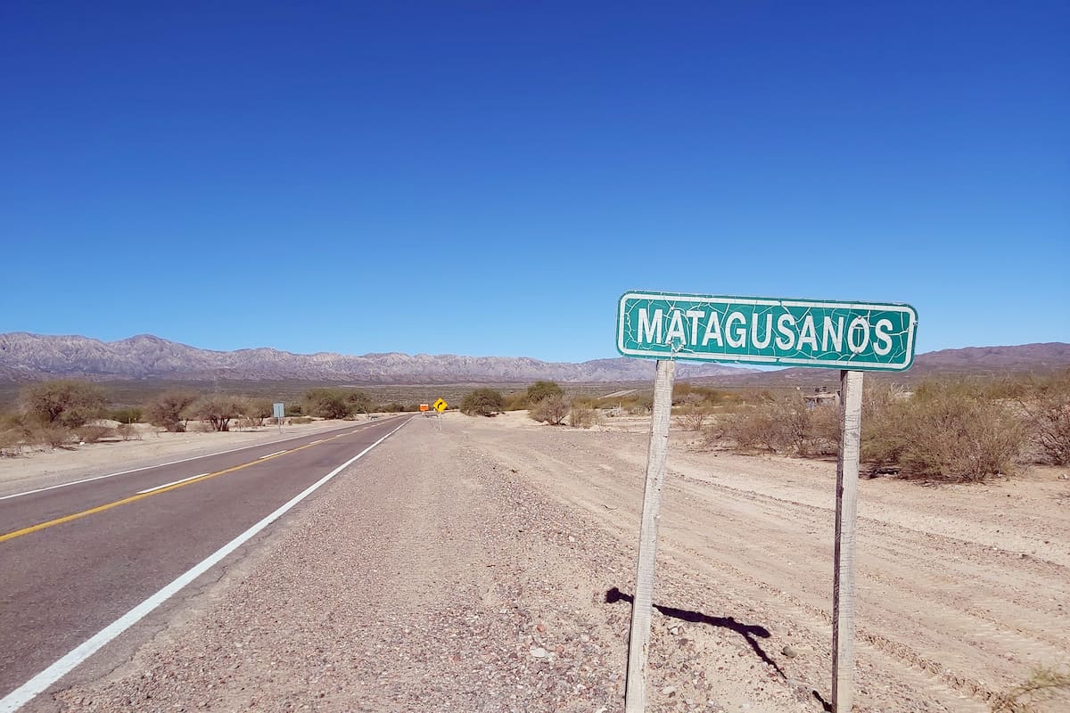 Matagusanos, el pueblo fantasma donde solo viven dos hermanos: “El tiempo se ha olvidado de nosotros, y ya no envejecemos más”