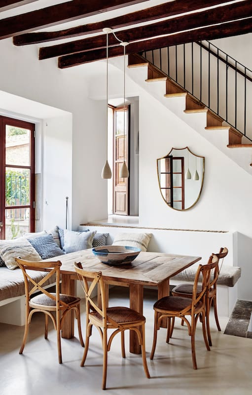 15 ideas para ambientar tu living-comedor o cocina con una mesa de madera vintage