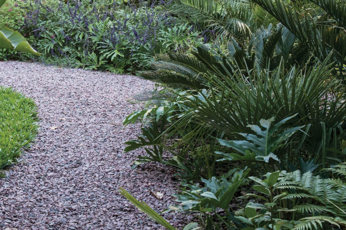 Solados: qué tenés que saber si vas a hacer senderos en el jardín