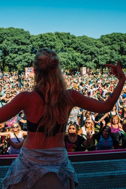 Bajar la ansiedad y el estrés: el primer festival de Yoga frente al río en Rosario