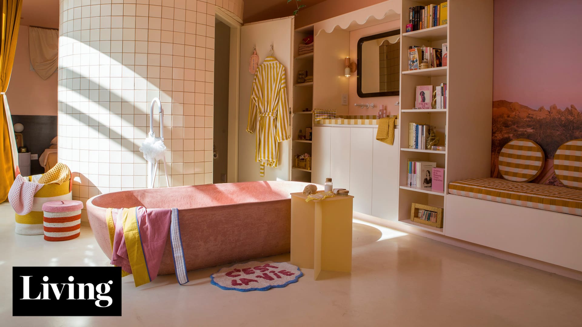 Visitamos la increíble casa de Carla Quevedo, un refugio hedonista lleno de sorpresas, arte y color
