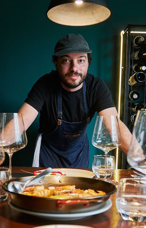 Dejó el mundo corporativo y abrió un restaurante de cuatro mesas en su casa