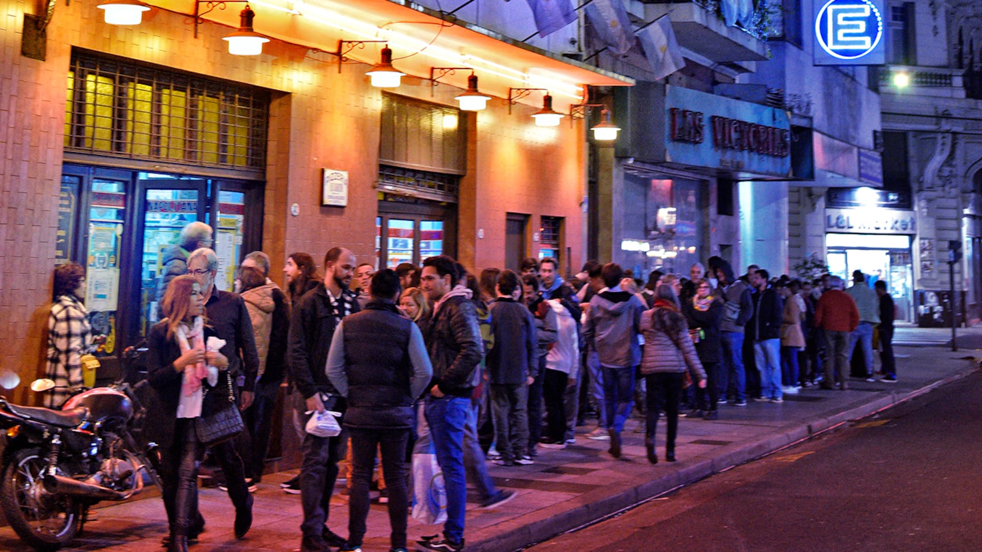 La historia de la icónica pizzería porteña donde siempre hay fila