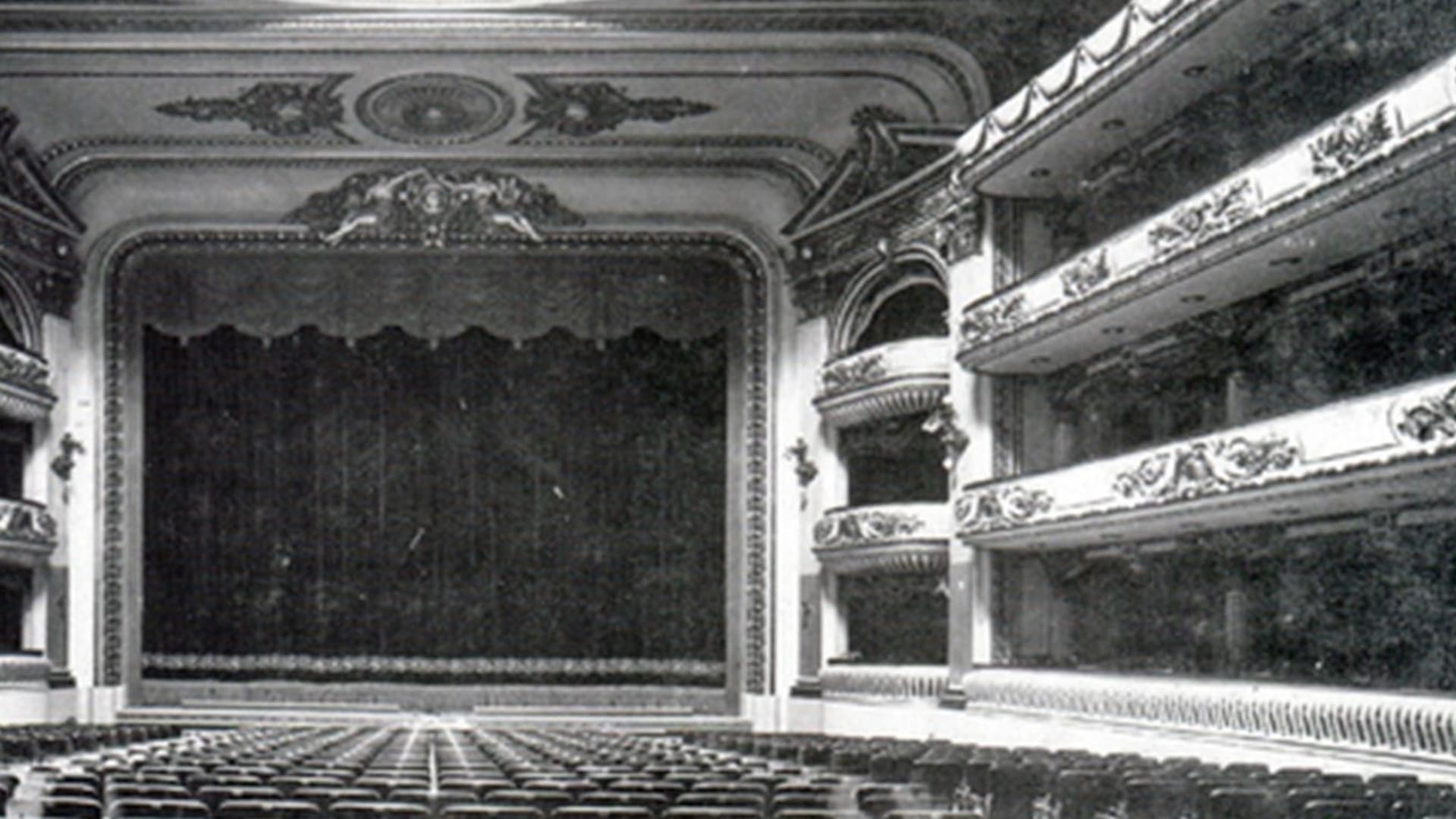 Carruajes, teatro, cine de besos y librería: cien años del Grand Splendid