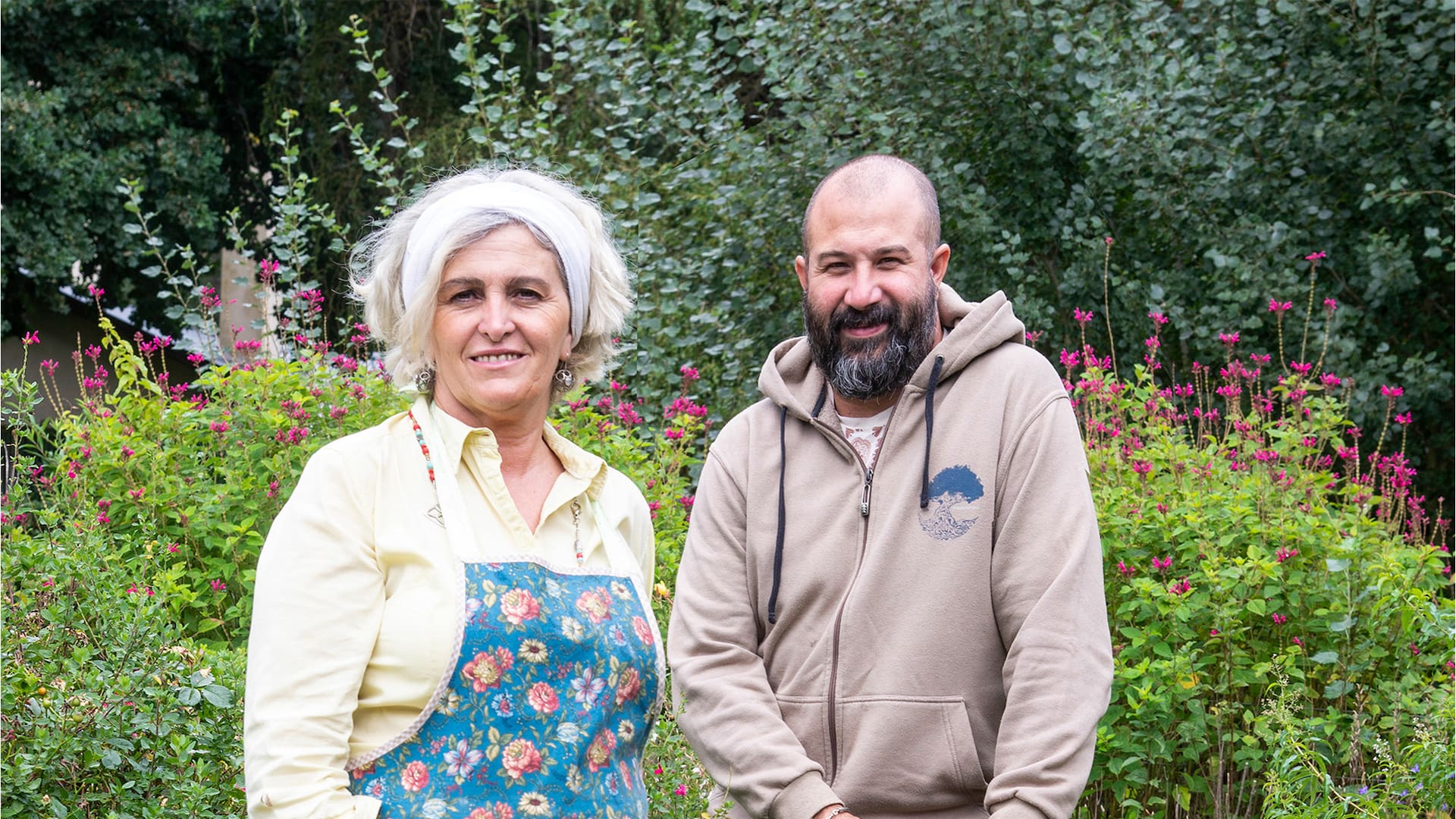 Dejaron la ciudad, abrieron una casa de té en Chapadmalal y viven entre las rosas y el mar