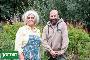 Dejaron la ciudad, abrieron una casa de té en Chapadmalal y viven entre las rosas y el mar