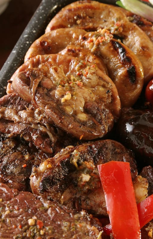 La historia del chinchulín: de comida para perros a estrella de la parrilla