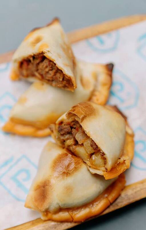 El argentino que vende empanadas hace 10 años en el mercado más antiguo de Londres