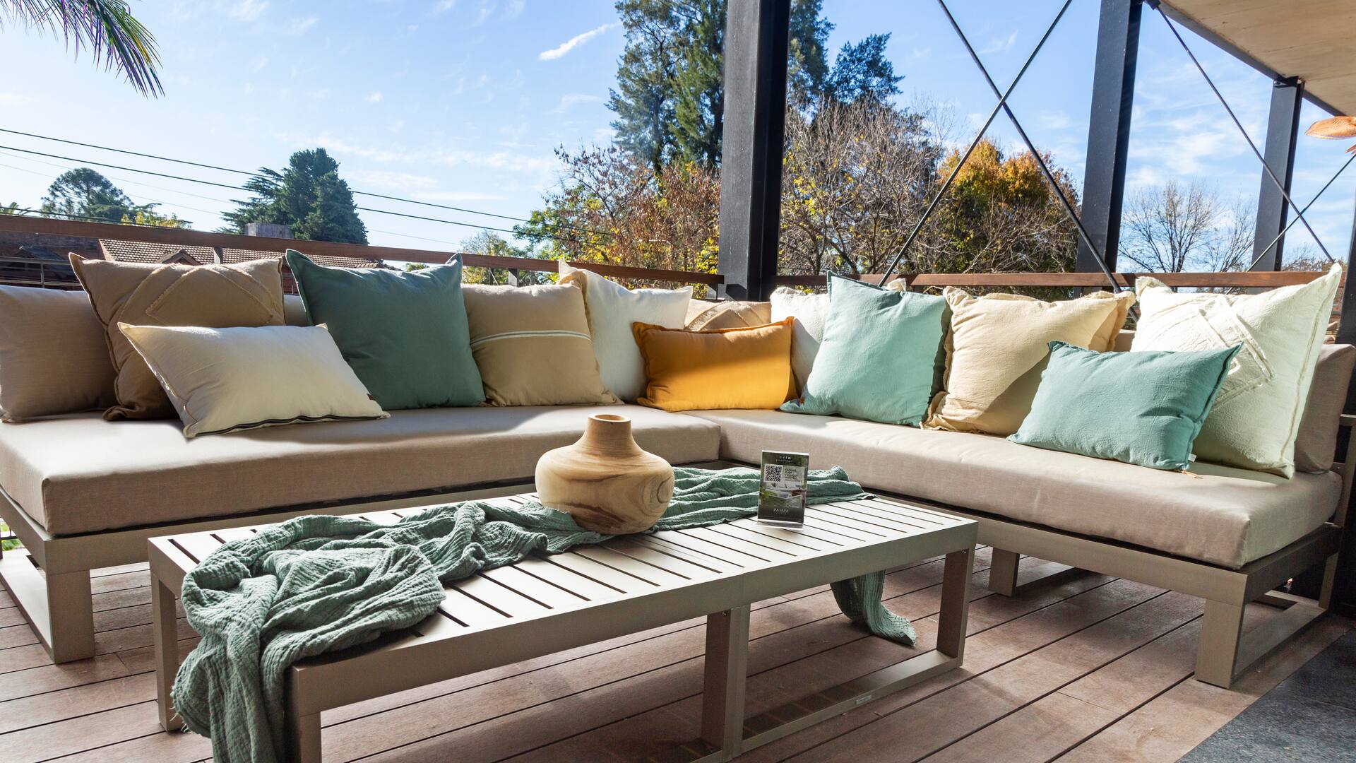 El diseño de exteriores da el presente vistiendo espacios con elegancia en Experiencia Casa Living