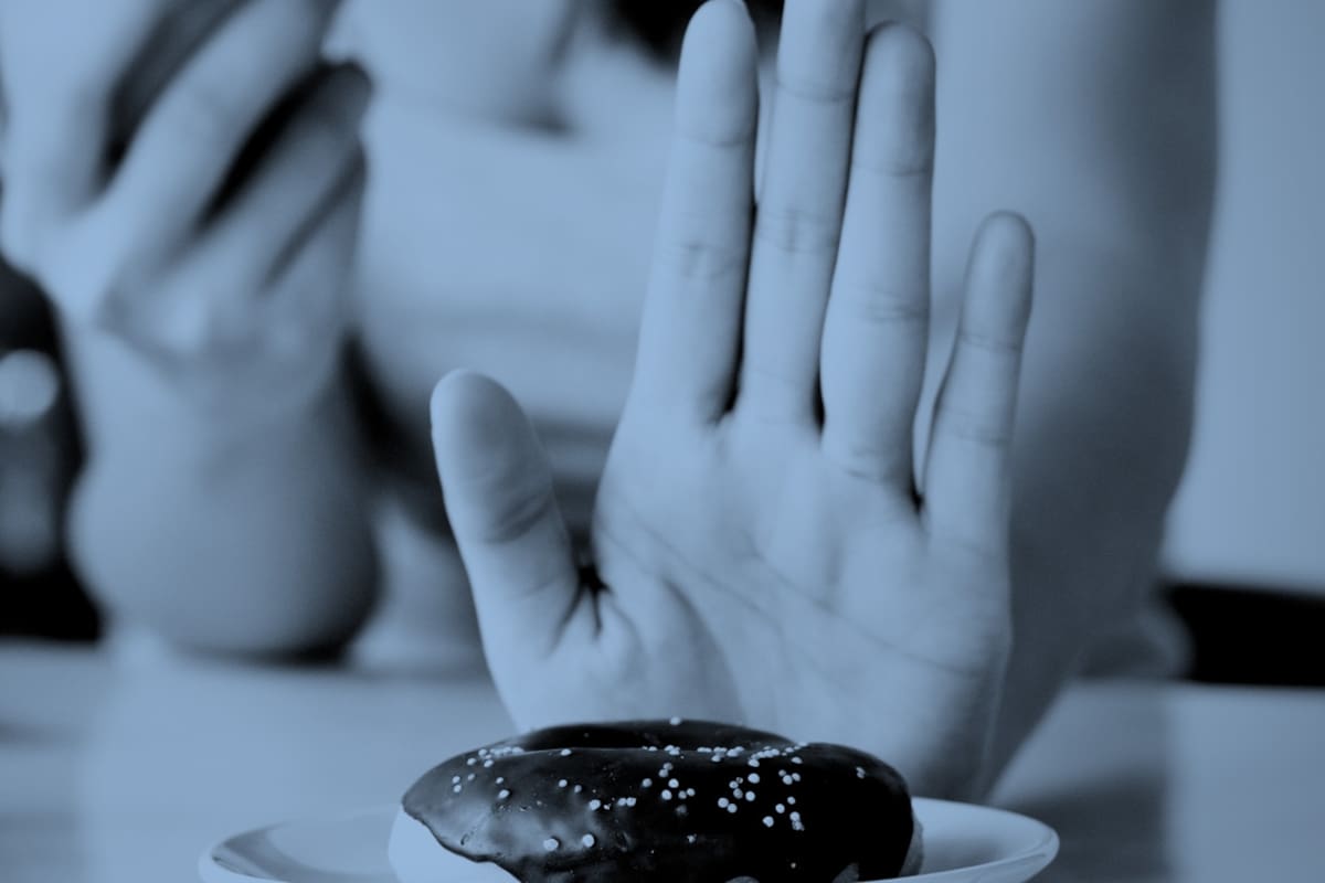 ¿Cuáles son los peligros de las dietas extremas?