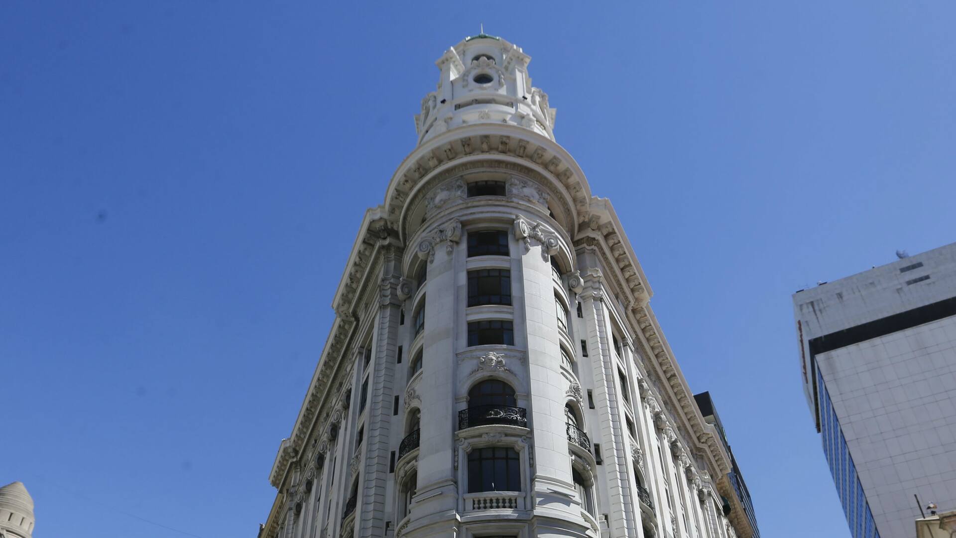 Restauraron el edificio del ex Banco Argentino Uruguayo, una joya de Diagonal Norte