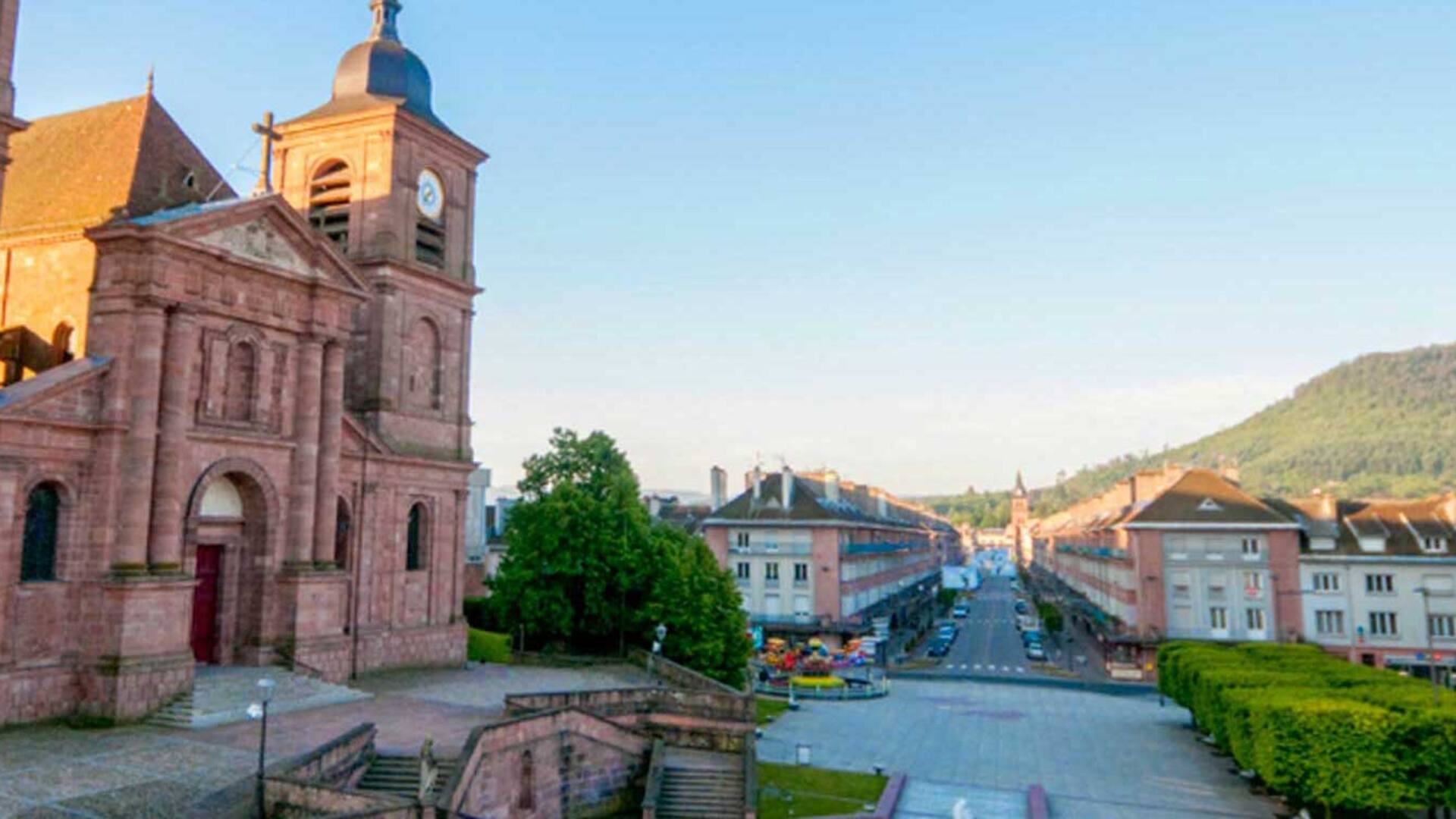 La pequeña localidad en el norte de Francia que se convirtió en la Capital Mundial de la Geografía