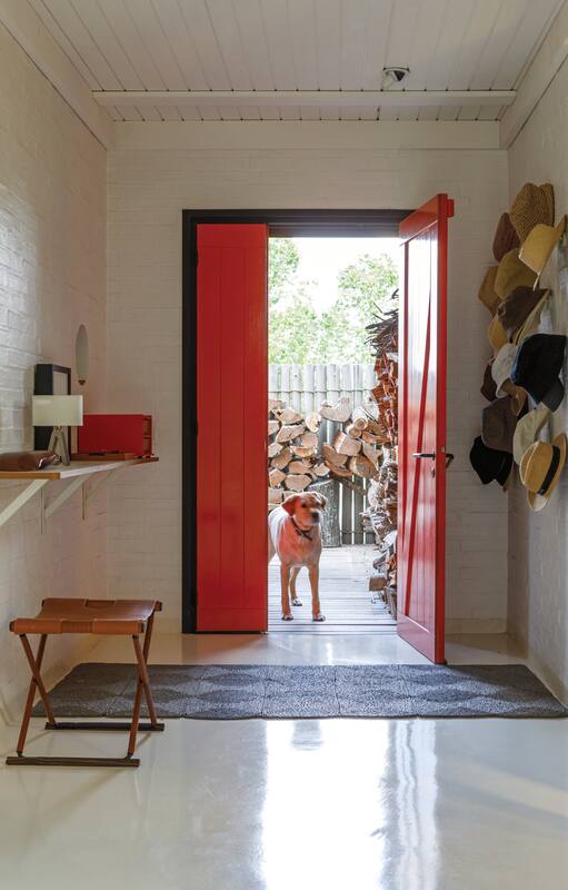 En casa reales: 18 ideas prácticas y con estilo para darle el merecido protagonismo al hall de entrada