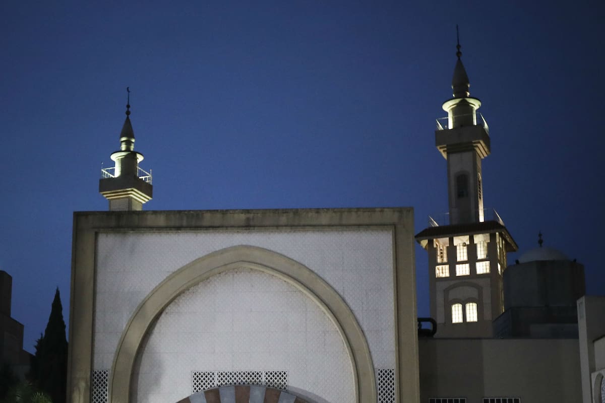 Cómo es por dentro la imponente mezquita de Palermo