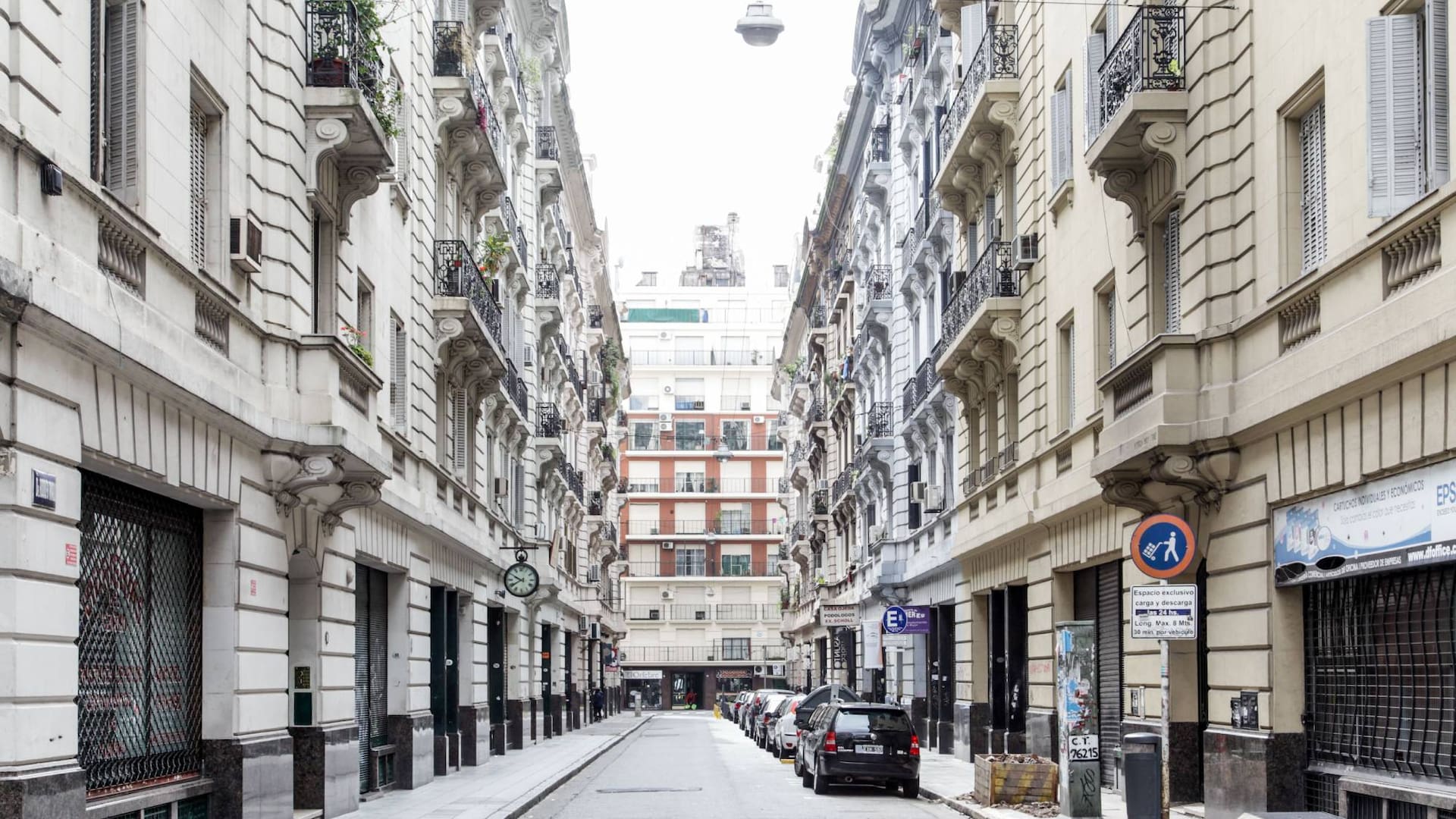 El único pasaje con arquitectura en espejo de la ciudad cumple 100 años y se puede visitar hoy