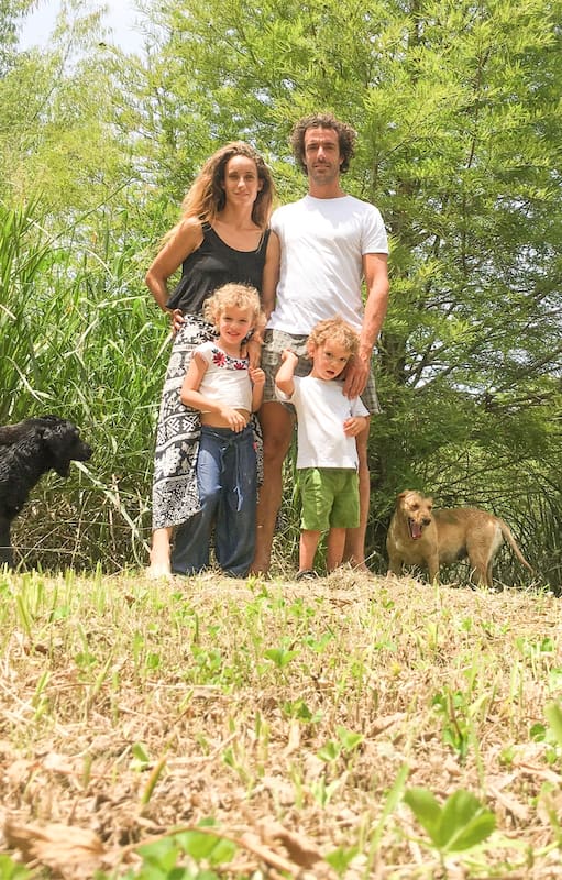 En el Delta. Una familia pasó un año sin sacar la basura para cuidar el medio ambiente
