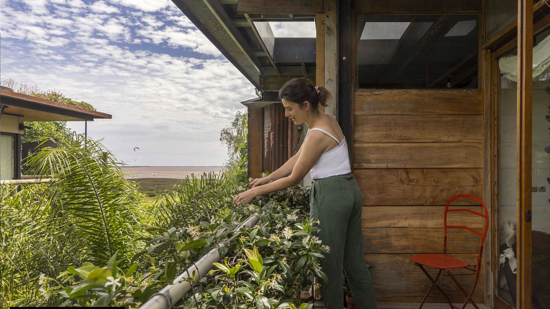 Una pareja de arquitectos nos muestra su sorprendente casa a metros del Río de la Plata