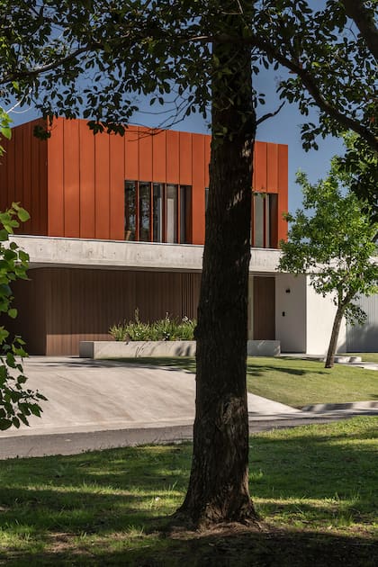 Una casa eficiente, sustentable y con gran diseño interior en un barrio cerrado de Luján