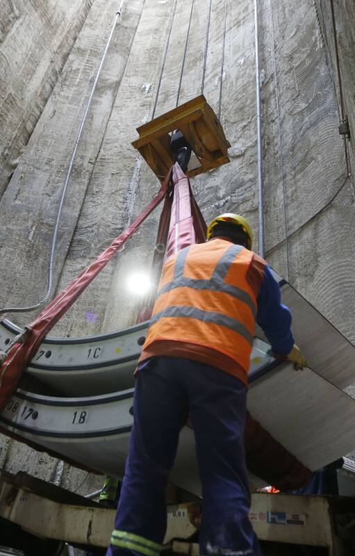 Los túneles que se hicieron para poder hacer la obra