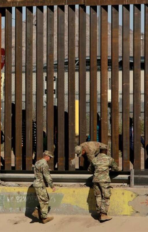 La milicia armada que patrulla y detiene a inmigrantes en la frontera de EE.UU.