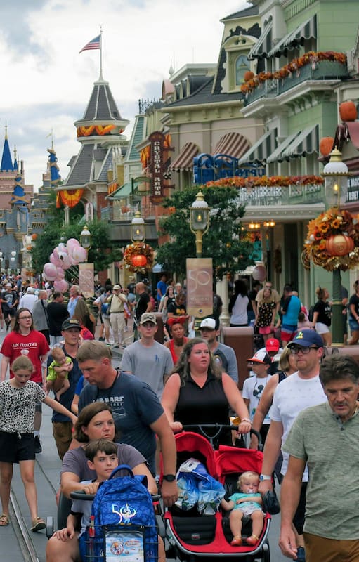 Guía para viajar a Disney. El negocio de quienes ofrecen trucos y datos útiles para ahorrar tiempo y optimizar la visita