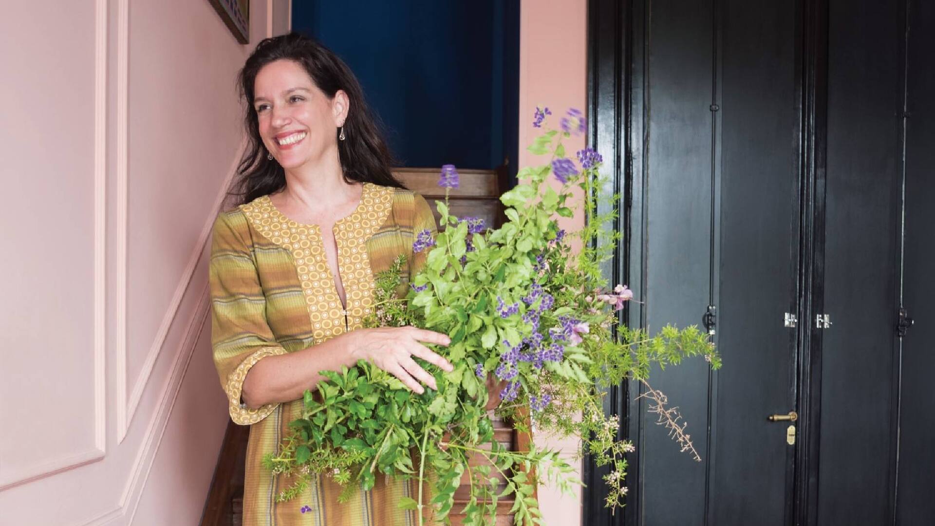 Visitamos a la diseñadora Rosa Benedit, que usó su depto en San Telmo como terreno de exploración