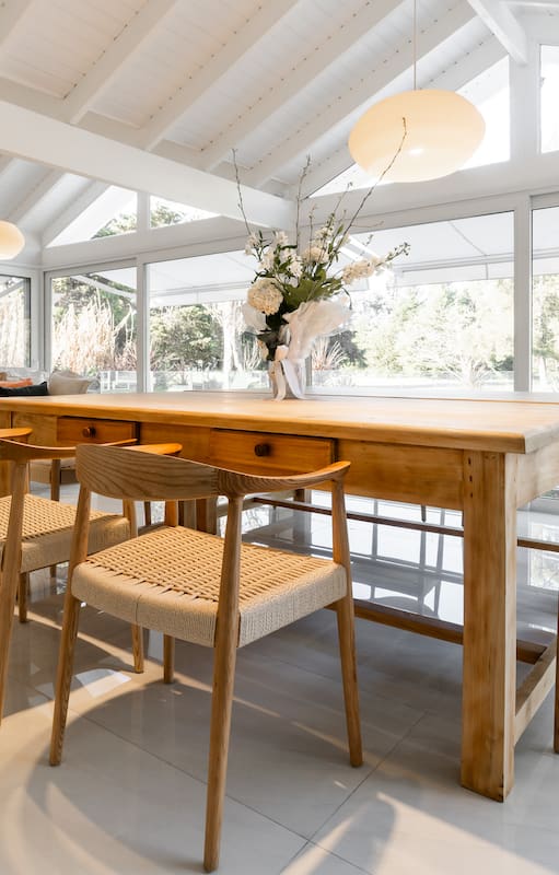 Pudieron comprar la casa que alquilaban y le hicieron un quincho con vista total al verde