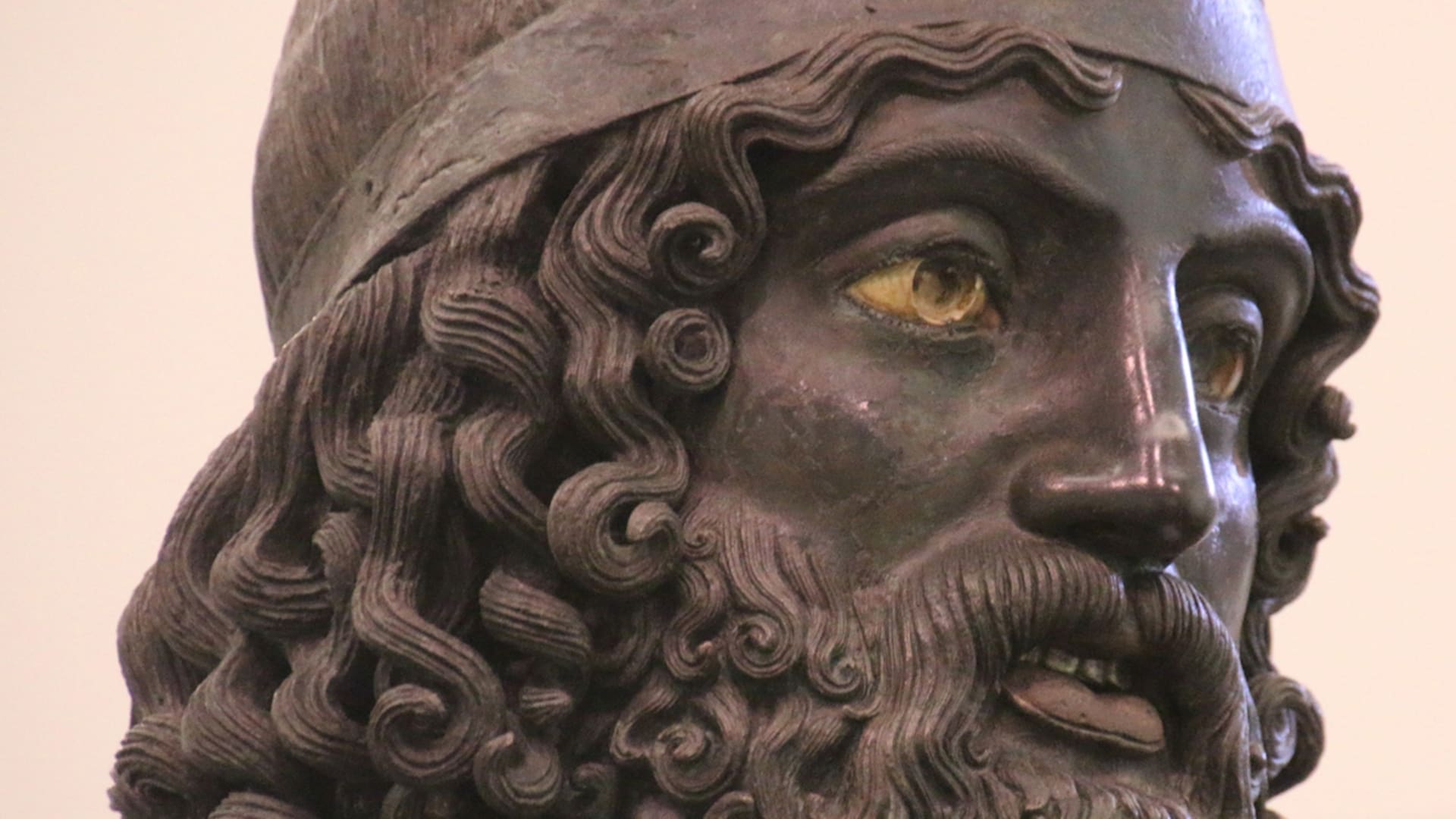 Estatuas gigantes. El misterio de un increíble hallazgo en el fondo del Mediterráneo