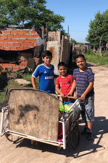 Entre los tiros y el narcotráfico: cómo es crecer en los asentamientos más violentos de Rosario