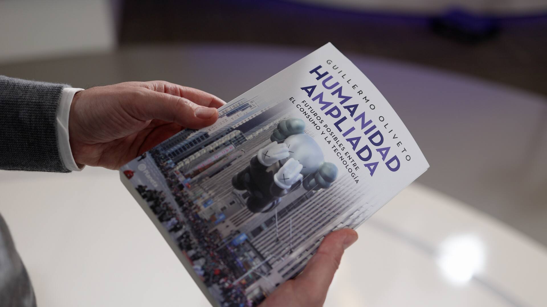 Humanidad ampliada: un mundo moldeado por dos grandes fuerzas, la tecnología y el consumo