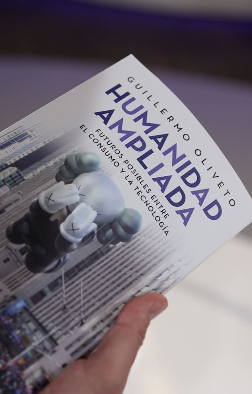 Humanidad ampliada: un mundo moldeado por dos grandes fuerzas, la tecnología y el consumo