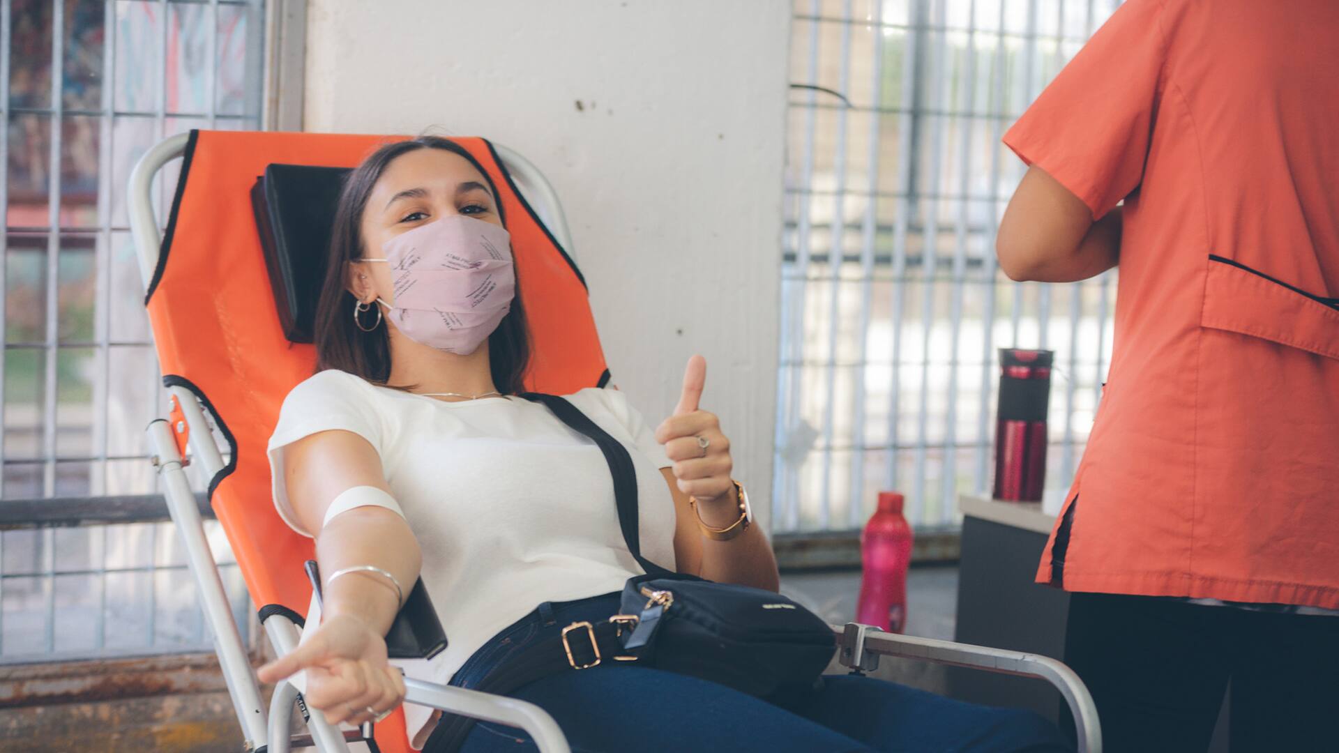 Más de 800 donantes en una semana: conocé la campaña de Santander y Cruz Roja Argentina