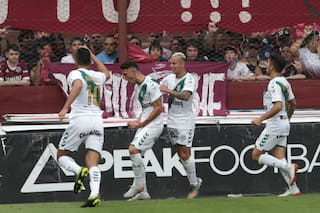 Banfield dio el gran golpe ante Lanús y Julio Falcioni ensayó un adiós