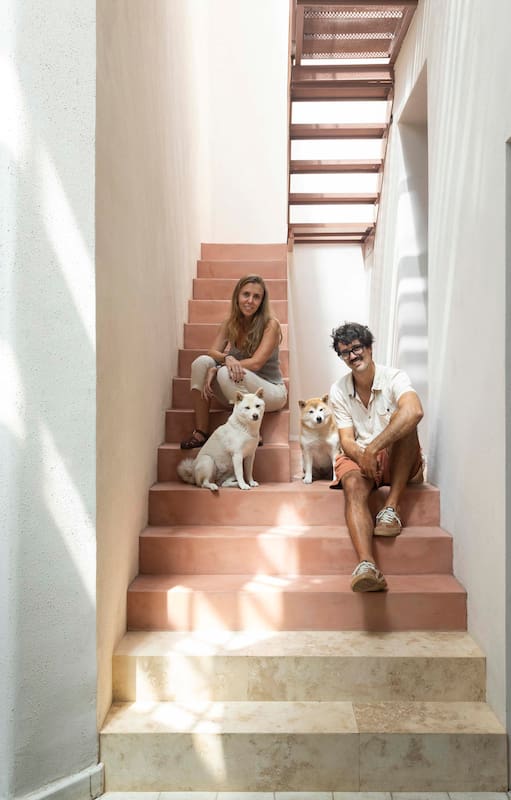 Divina proporción: recorrida a fondo por una remodelación total con arcadas, formas continuas y originales fuentes de luz