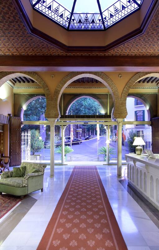 Alhambra Palace Hotel: 10 anécdotas que revelan el encanto del hotel español