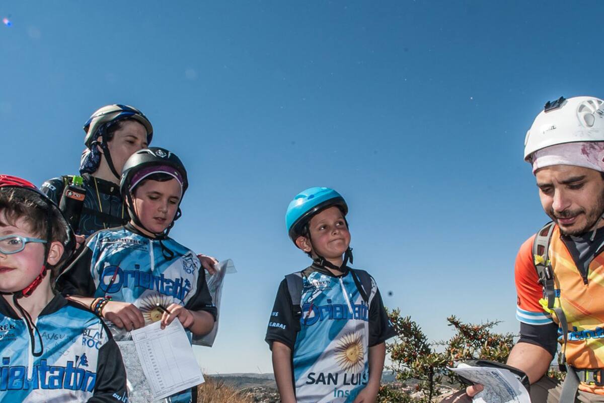 Orientatlón, la carrera para ir en familia que es furor en la montaña